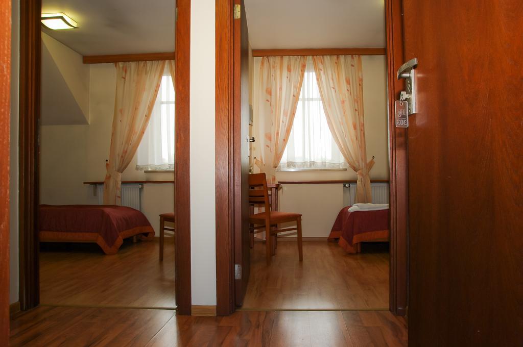 Hotel Sutoris Salzberg Zimmer foto