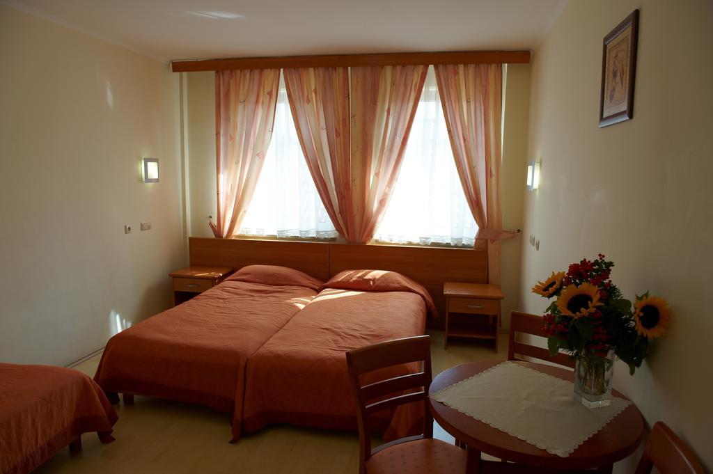 Hotel Sutoris Salzberg Zimmer foto