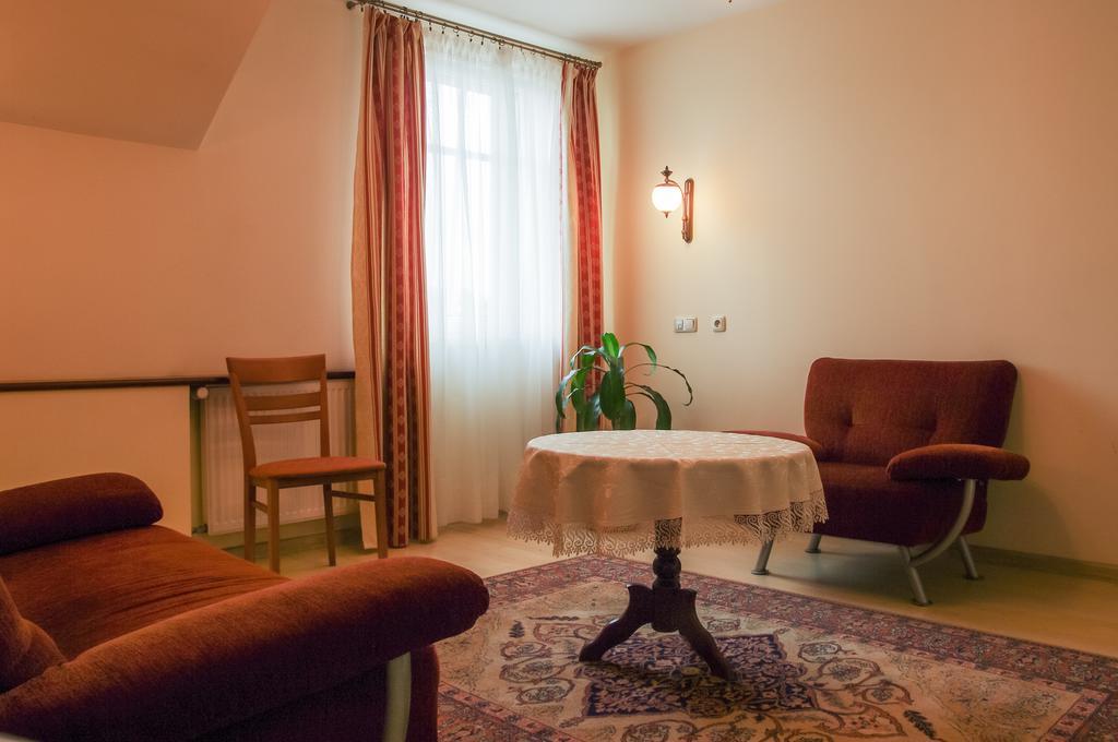 Hotel Sutoris Salzberg Zimmer foto